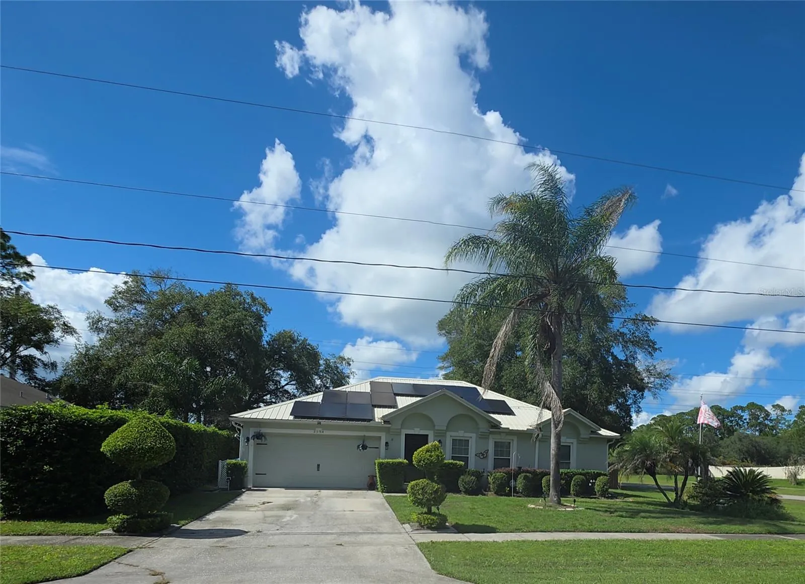 2 Car Garage-Large Driveway
