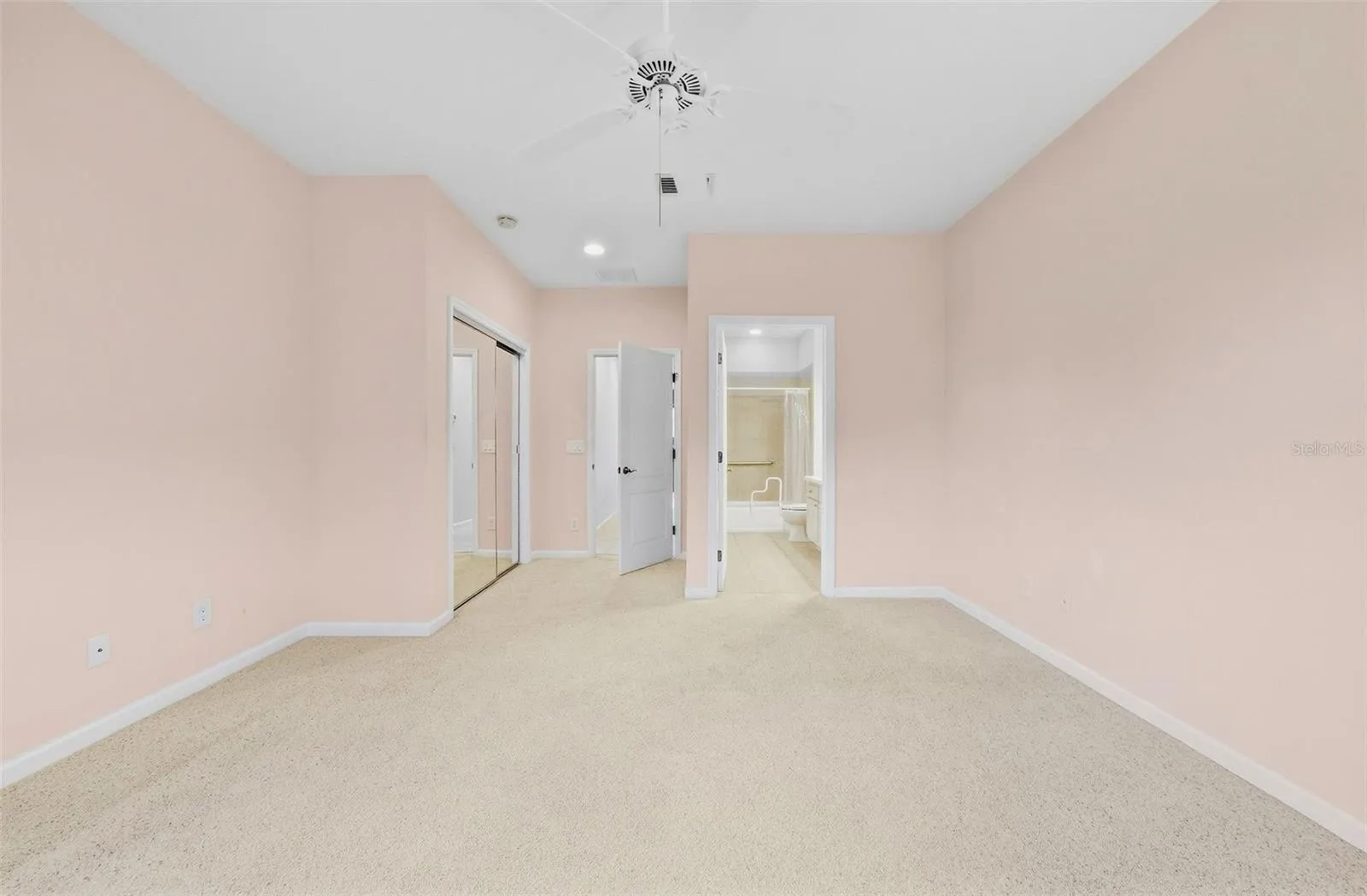 Upstairs Primary Ensuite Bedroom
