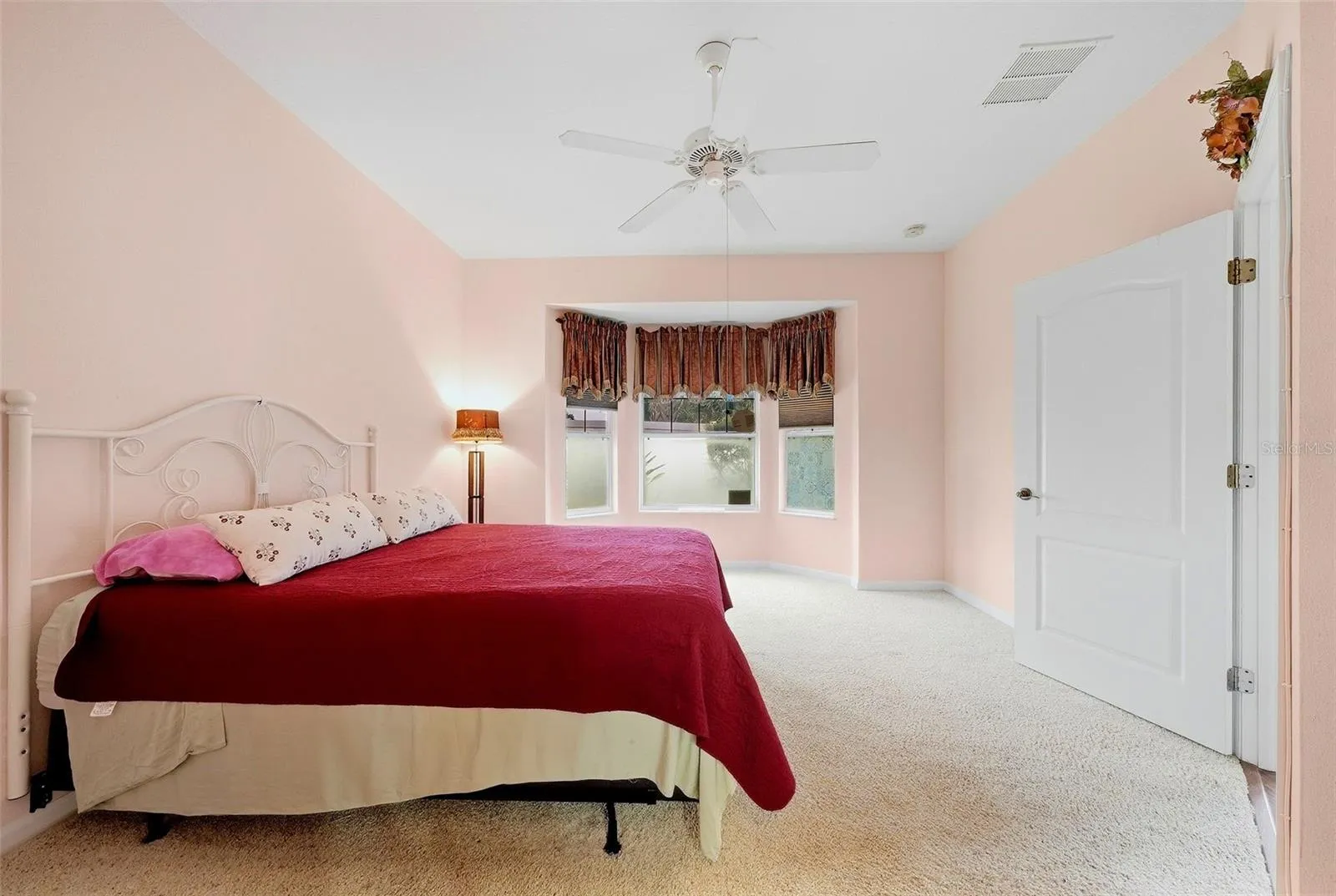 Downstairs Primary Ensuite Bedroom
