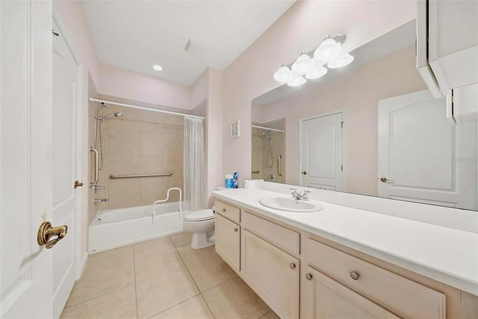 Upstairs Primary Ensuite Bath