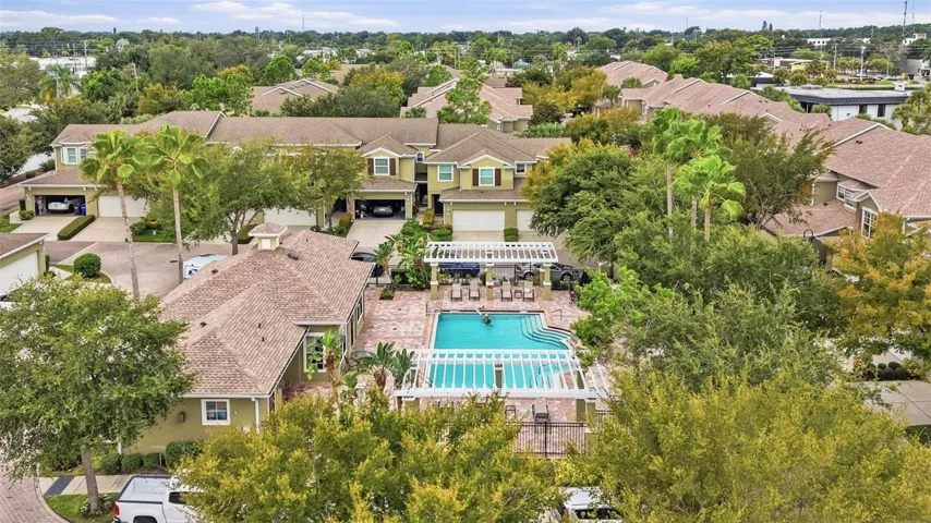 Clubhouse, Pool, Gym, Restrooms