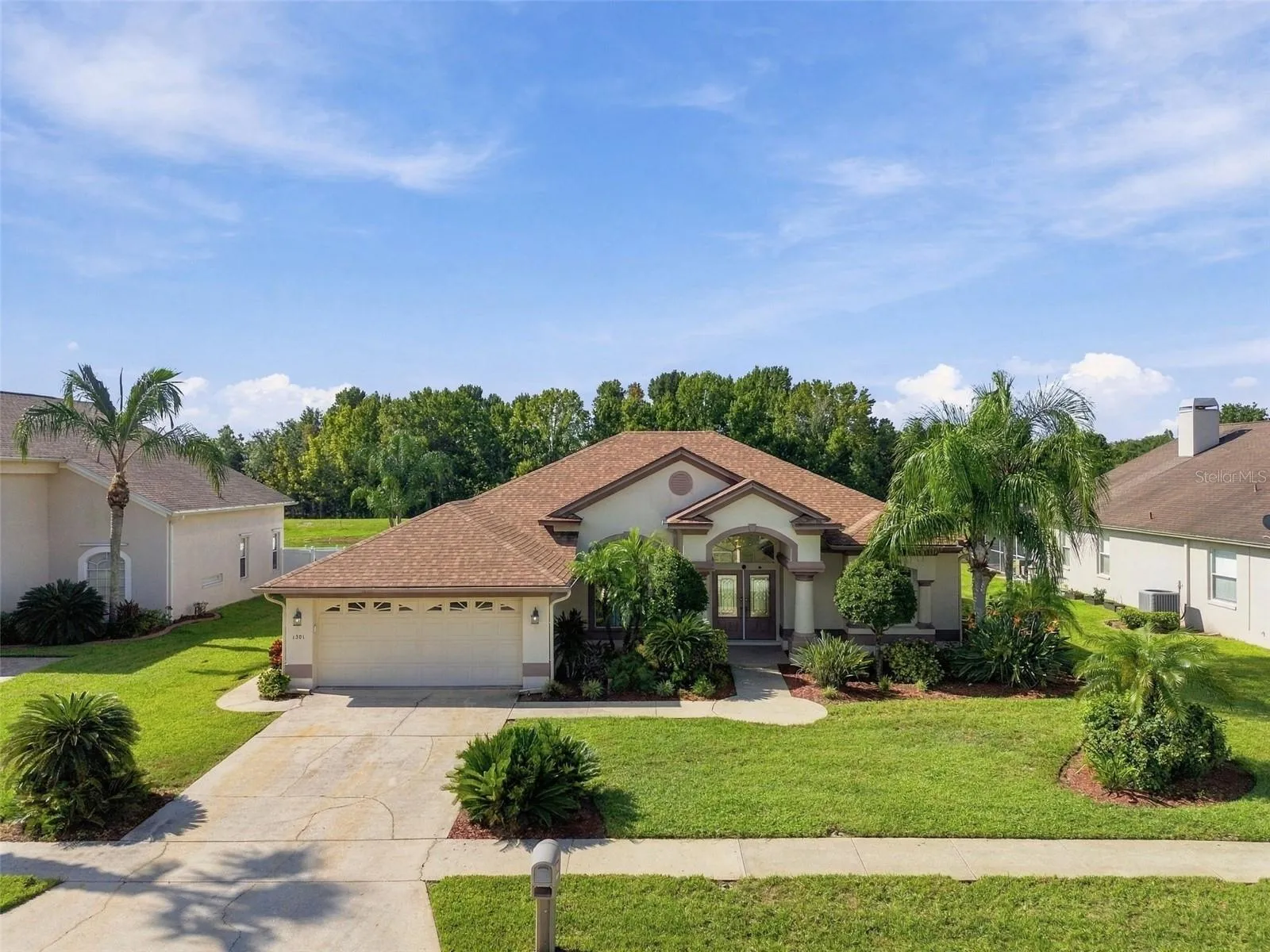 Welcome to your Lutz home in the sought after community of Willow Bend.