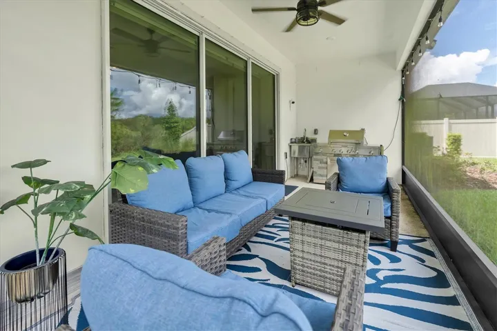 SPACIOUS SCREENED LANAI WITH PANO SCREEN