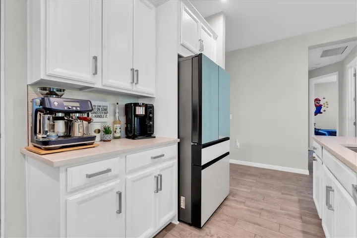 PLENTY OF CANBINET &amp; COUNTER SPACE