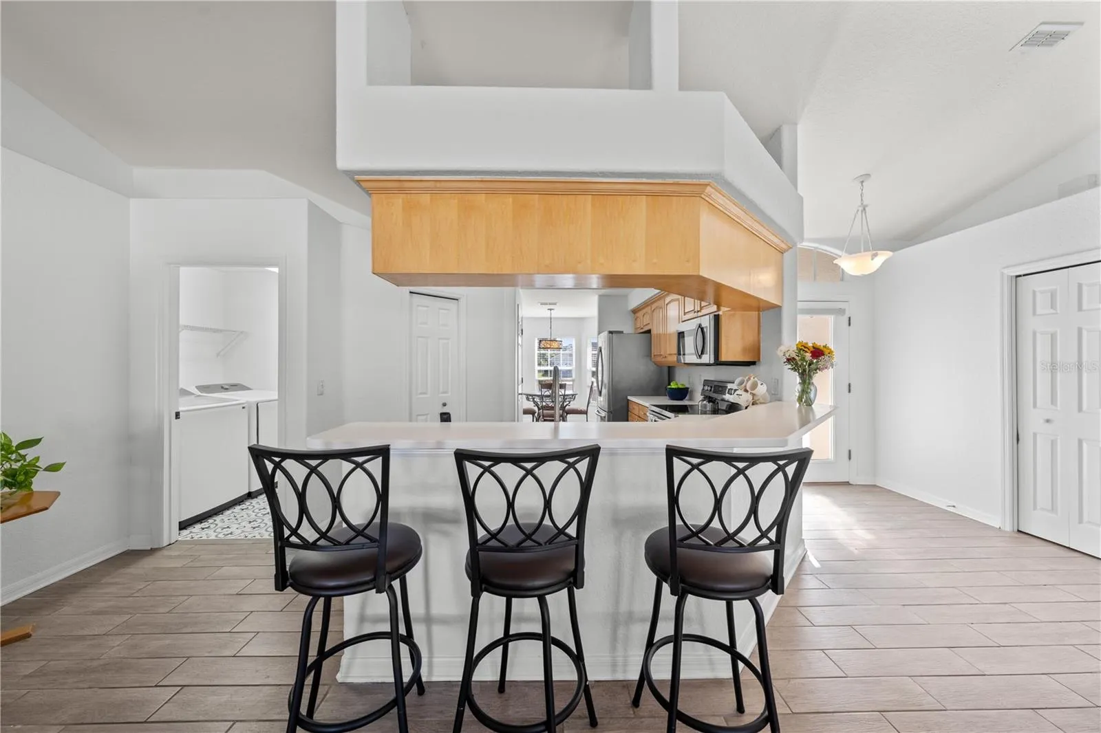 Breakfast bar