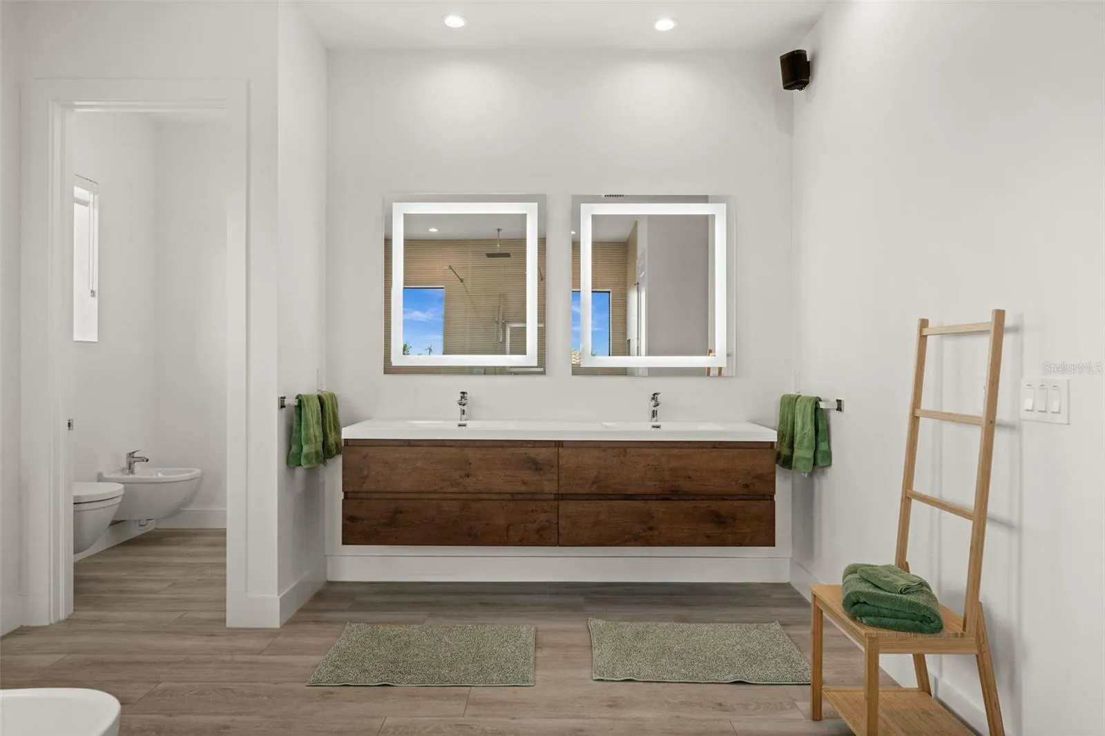 2nd Primary Bath