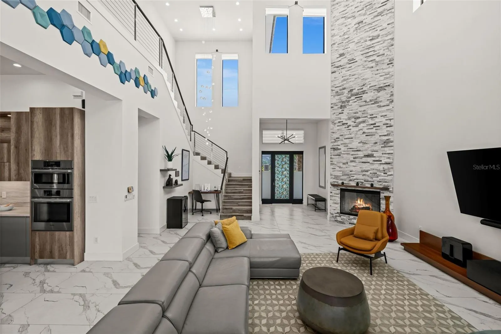 Living Room with view to the front entrance.