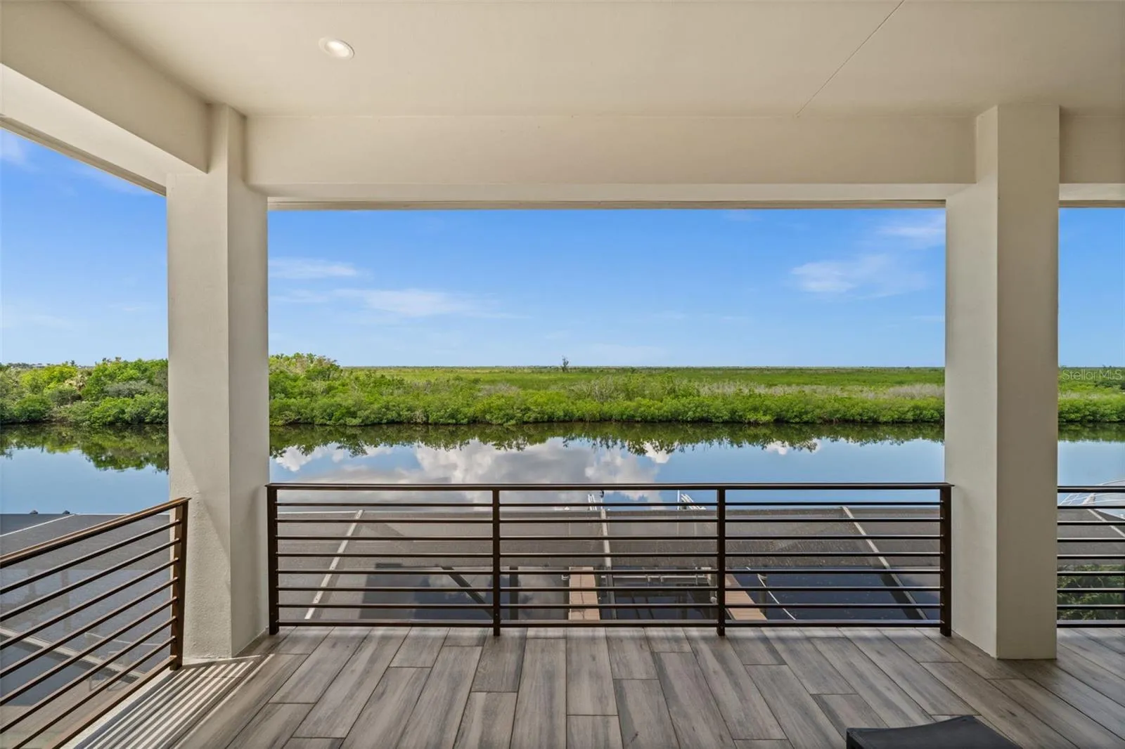 2nd floor balcony