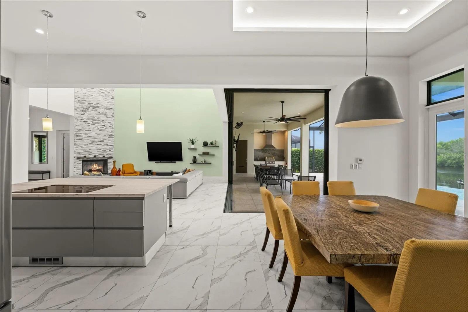 Dining Room and Zero Corner sliders