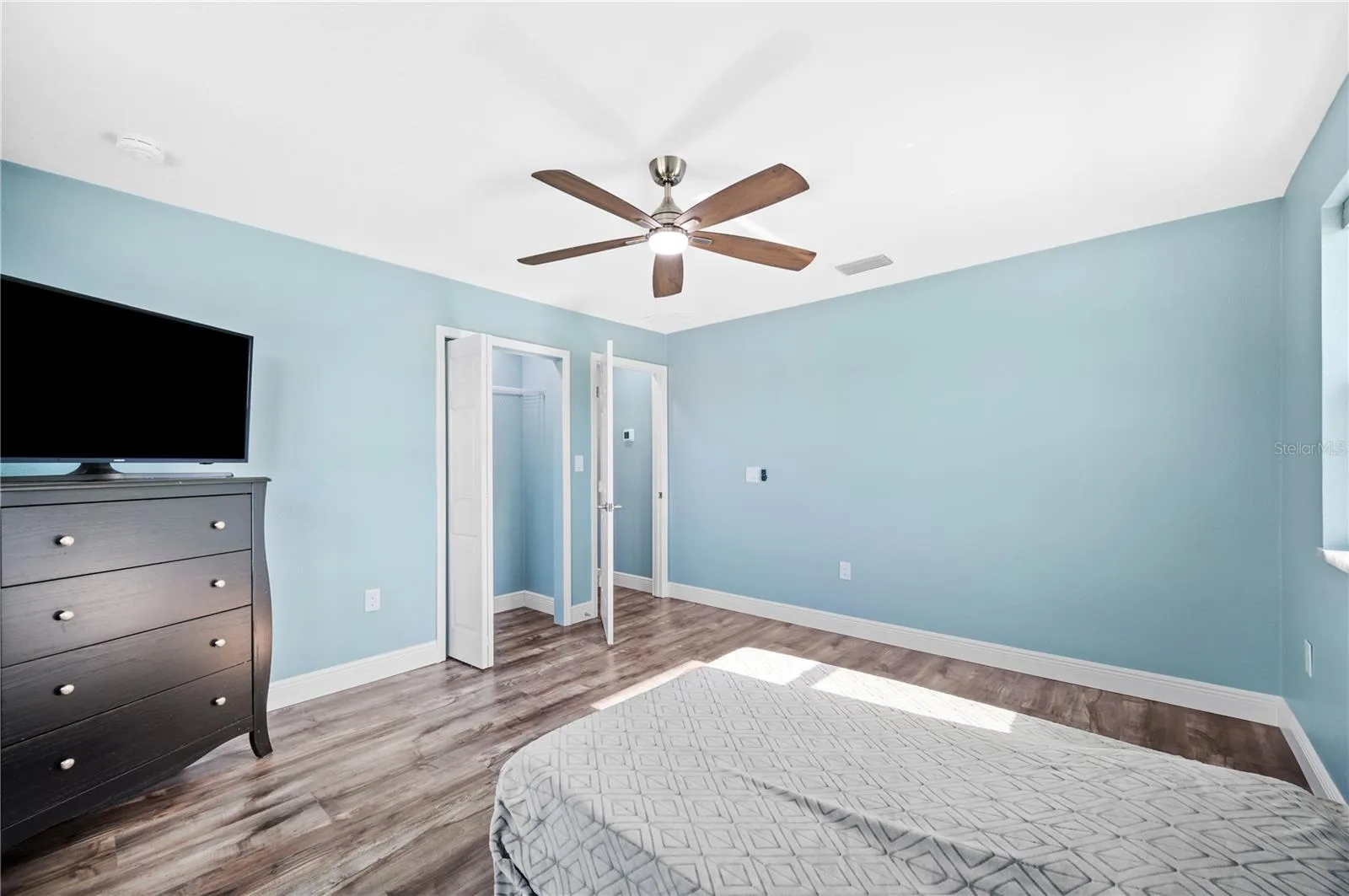2nd Floor Bedroom A