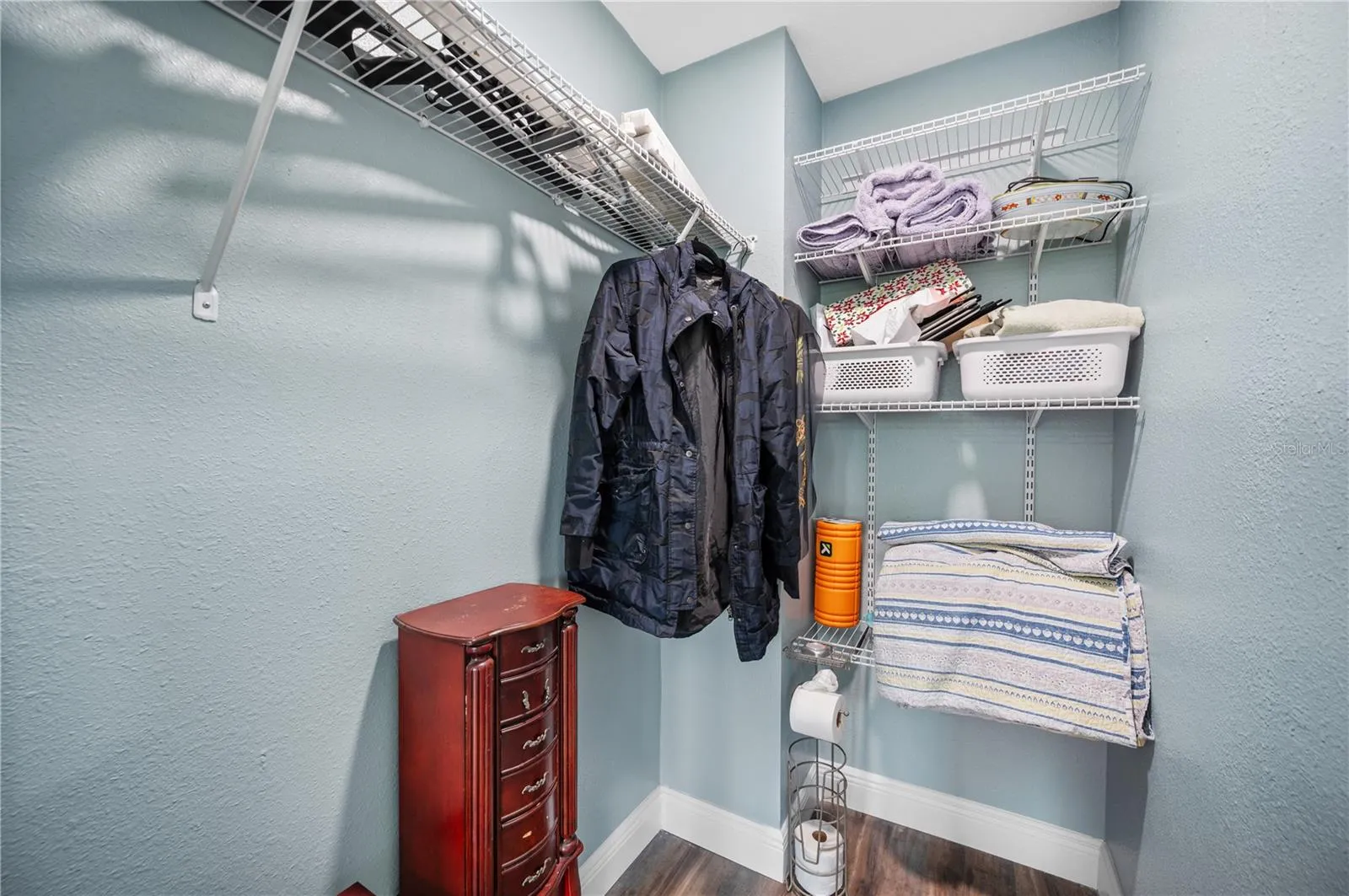En suite 2 Closet 2nd Floor