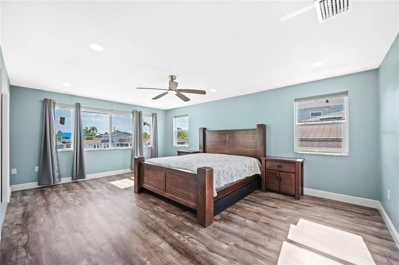 2nd Floor Onsuite Master Bedroom