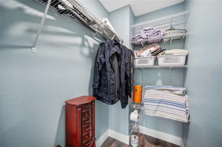 En suite 2 Closet 2nd Floor