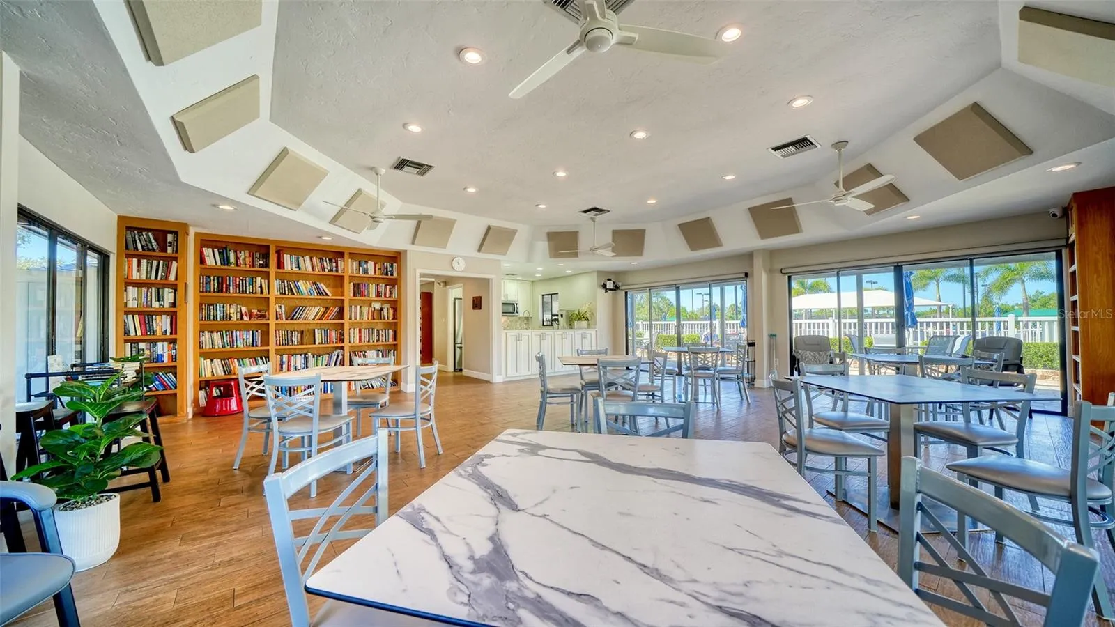 club room to entertain