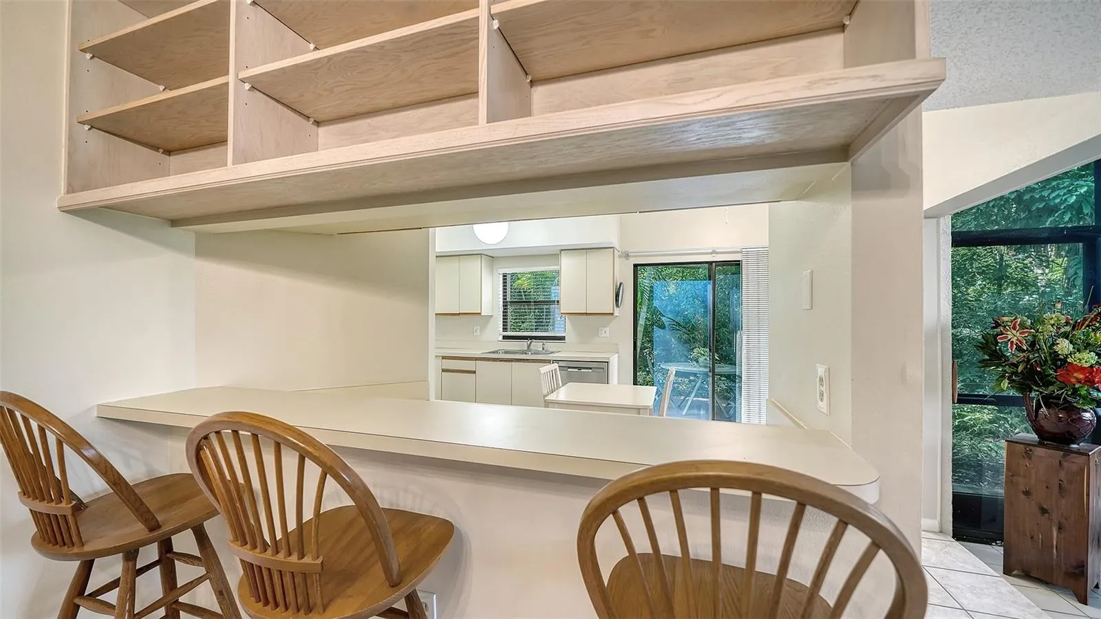 breakfast bar with 3 bar stools
