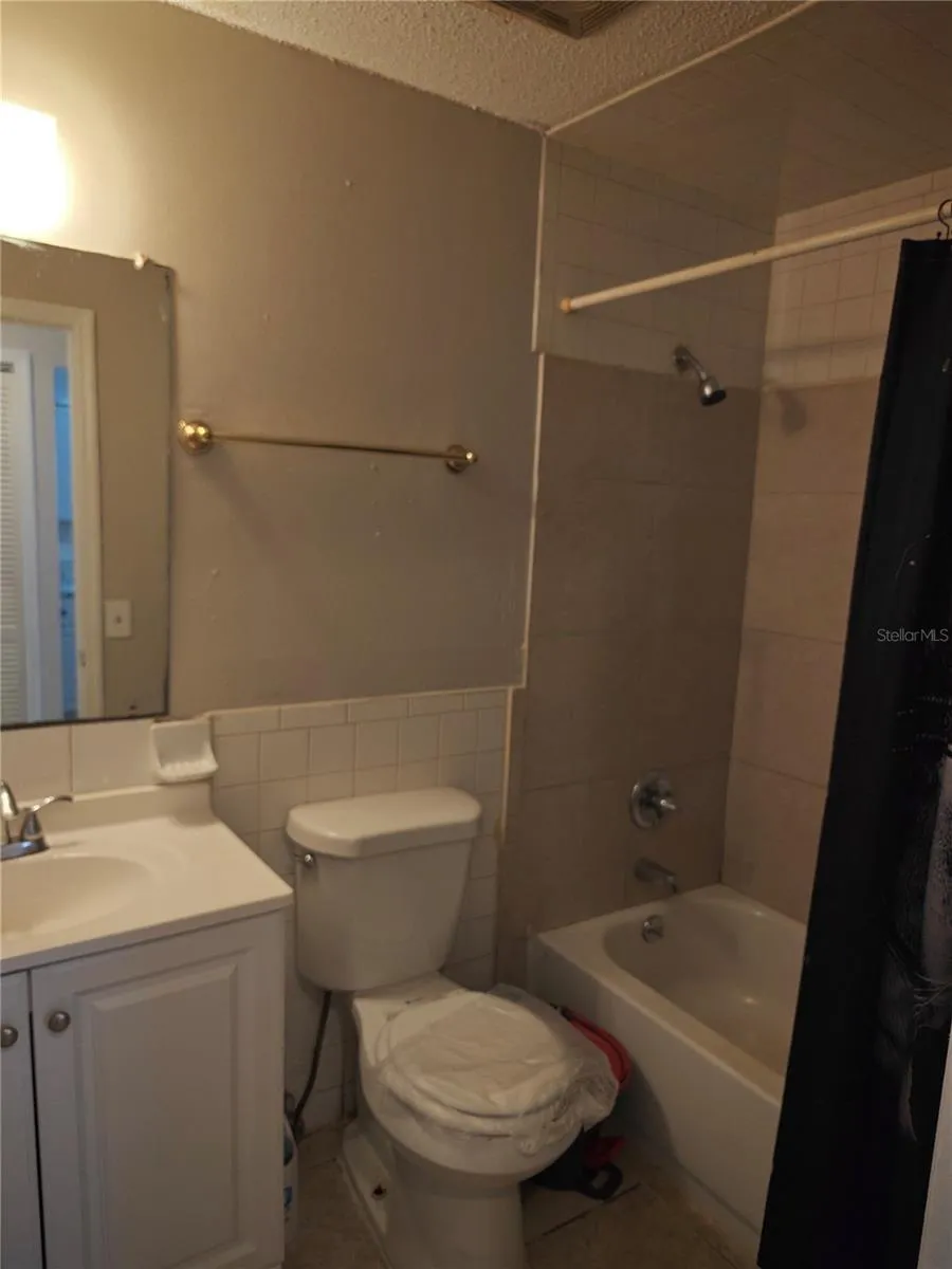 Side B bathroom