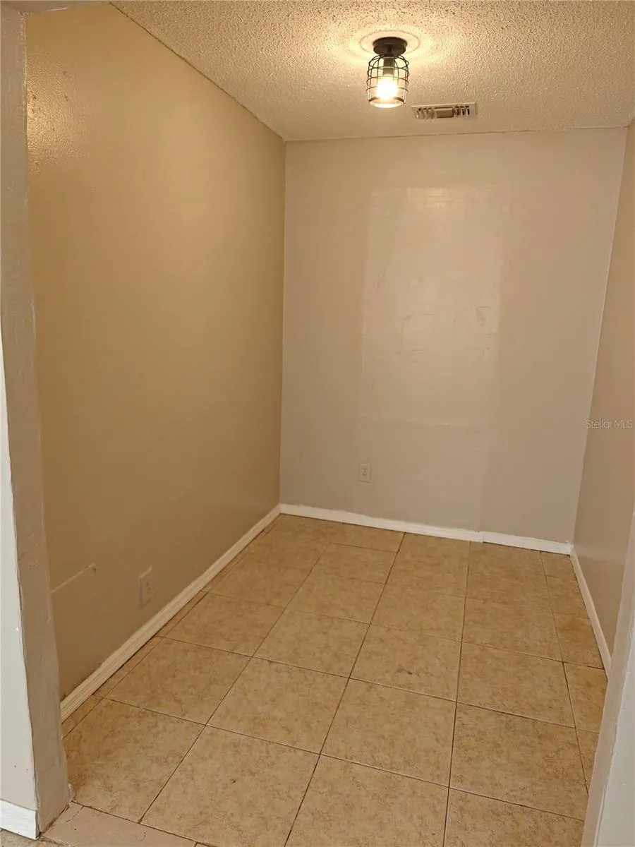 Side B small den/office