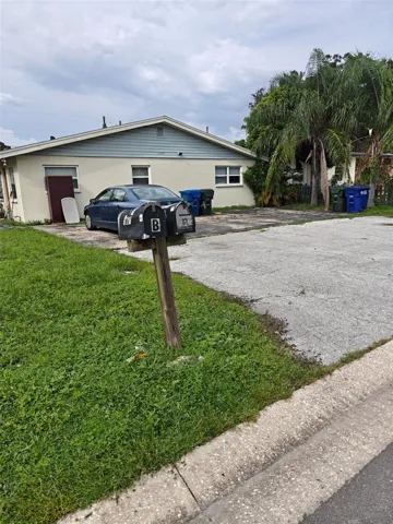 Duplex w/front parking