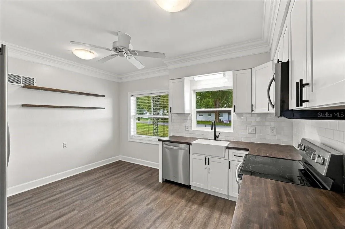 Eat-In Breakfast Nook