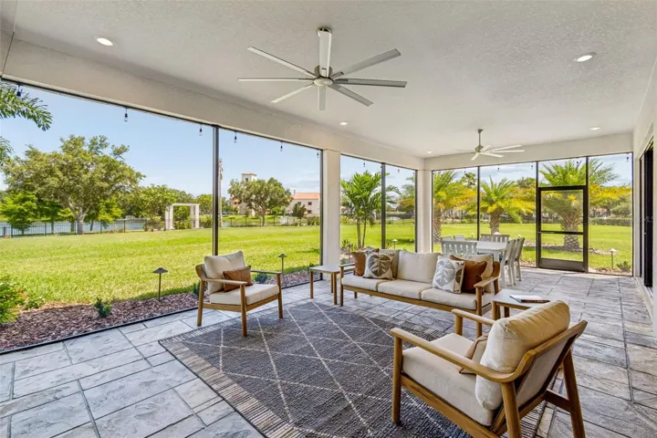 Covered Lanai &amp; Lakeview to the Village Center