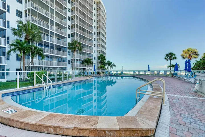 6300 Midnight Pass Rd, unit 1005 Gulf-side Pool