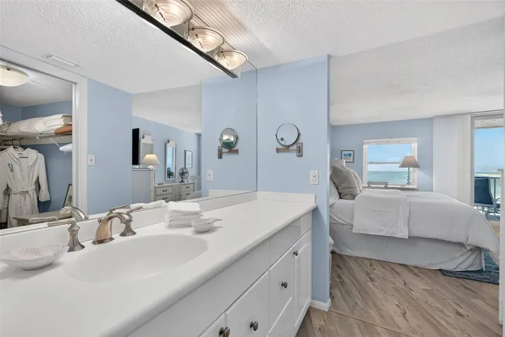 6300 Midnight Pass Rd, unit 1005