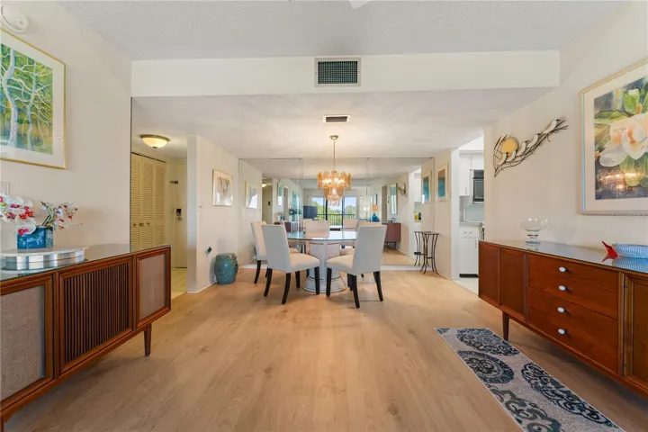 Living/kitchen area
