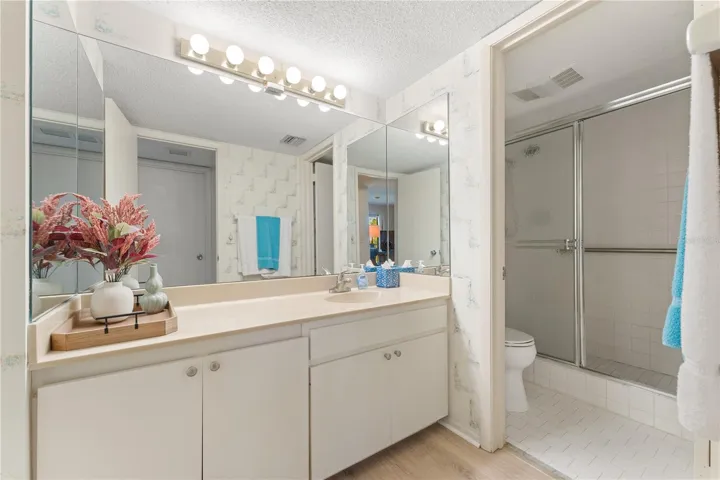2nd bathroom