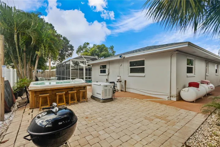 Generator and (2) 120 gallon Propane Tanks