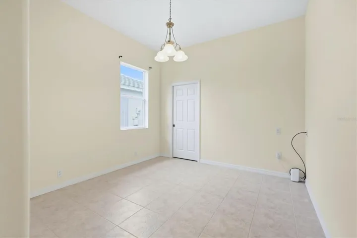3rd Bedroom w/ walk in closet