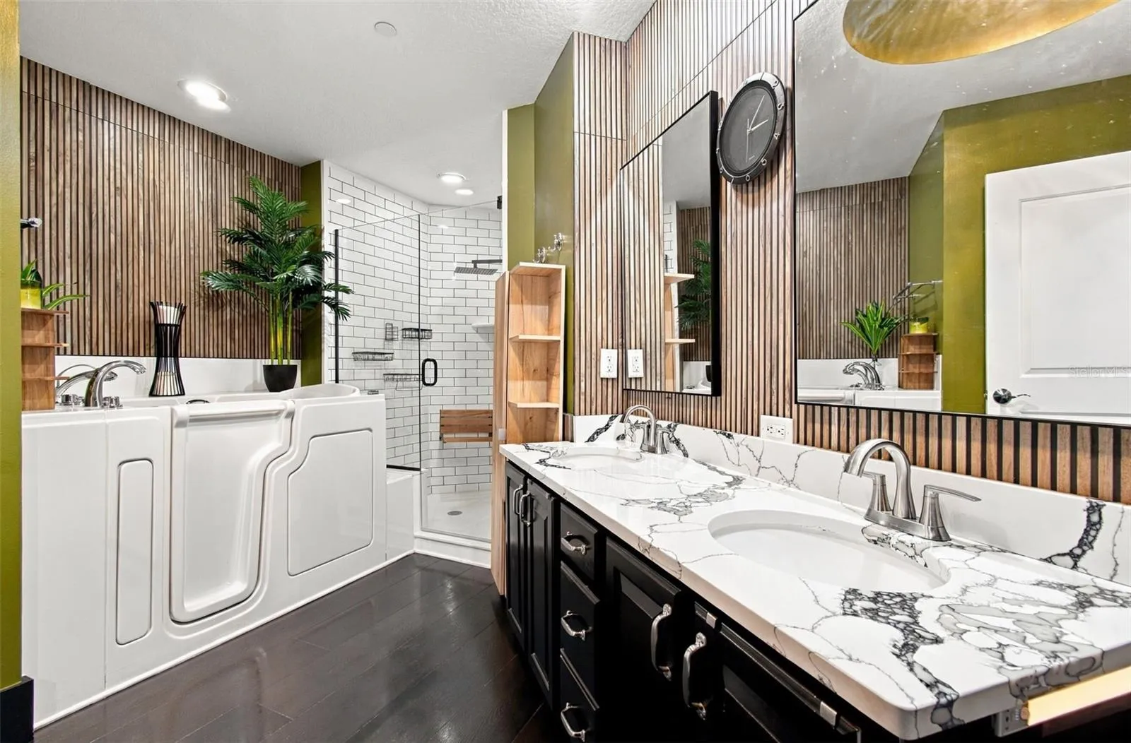 Walk in spa tub