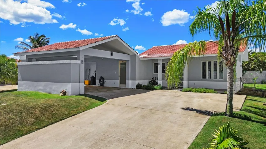 272 Camino del Guayacán offers a great opportunity to be a part of of the established community of Sabanera de Dorado.