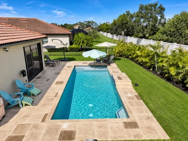Pool w/ Sundeck