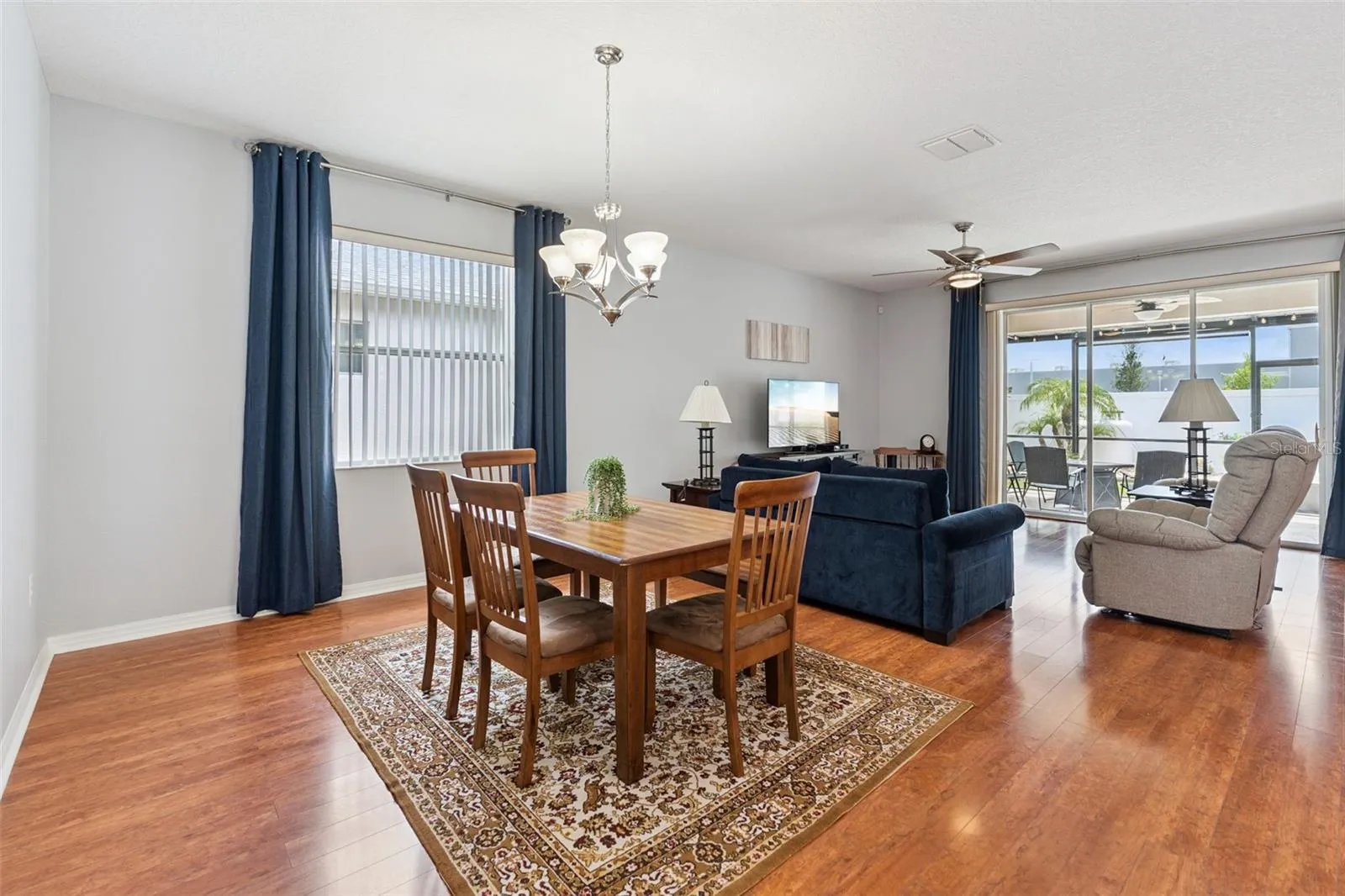 Open concept floor plan that is ideal when entertaining