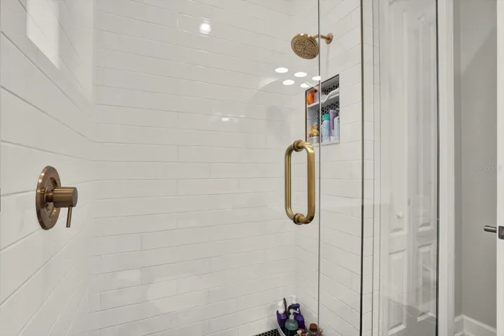Guest Bedroom 1 en suite bathroom shower