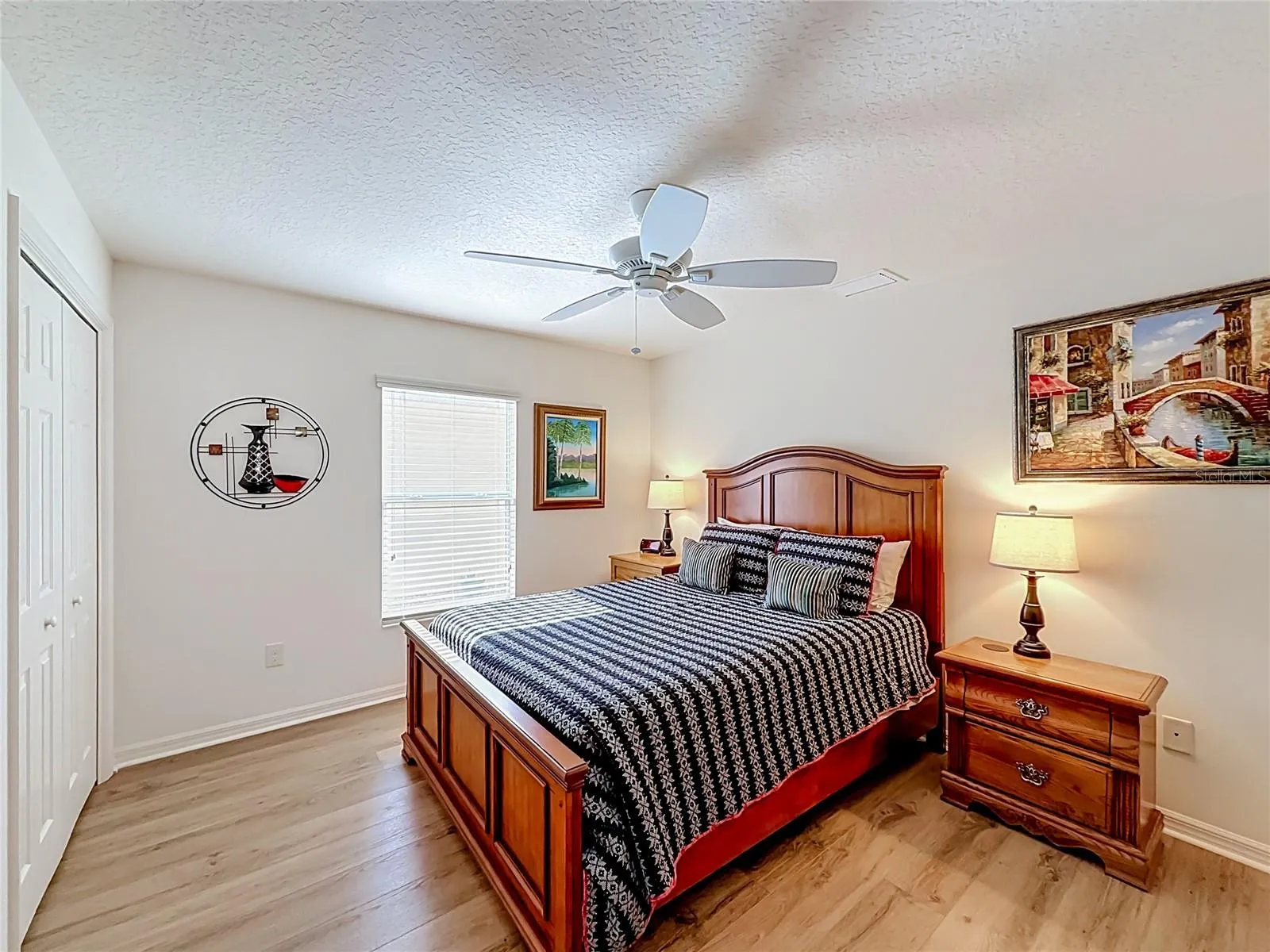 Additional guest bedroom