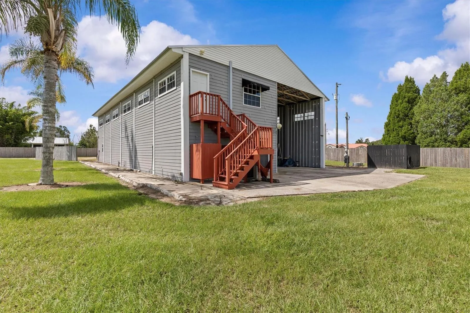 RV Barn with Huge Workshop &amp; Studio