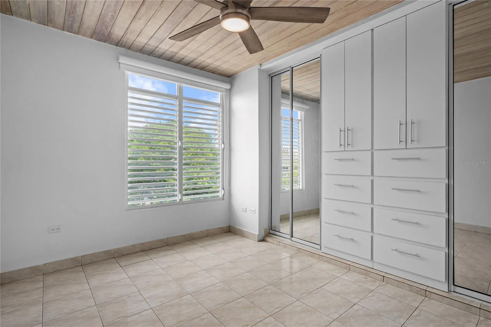 Second bedroom