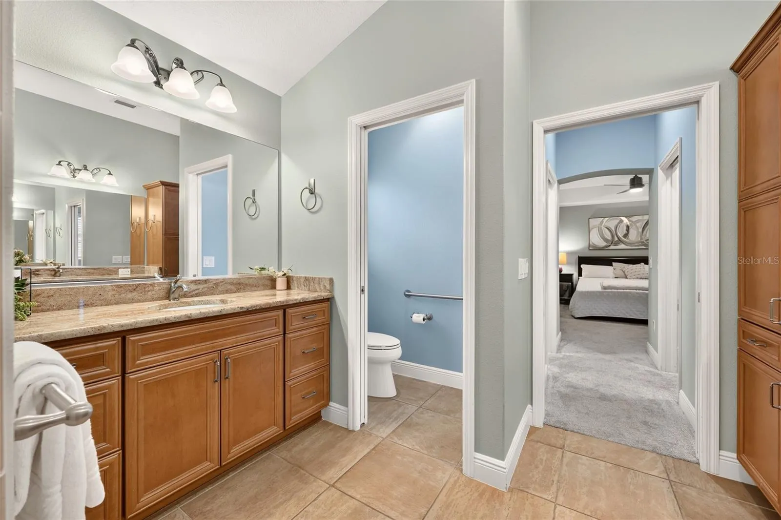 Split Vanities and Private Privy
