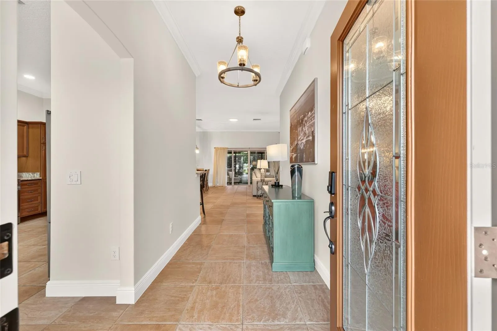 Spacious Foyer Entry