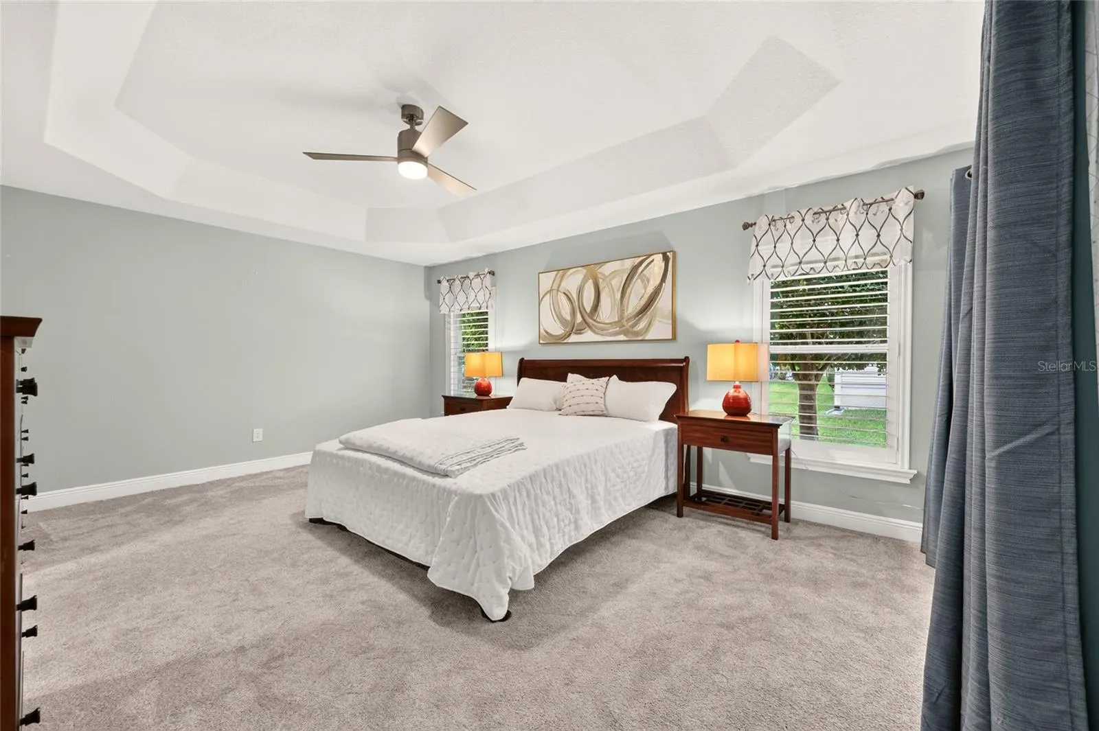 Spacious Primary En Suite Bedroom with Tray Ceiling
