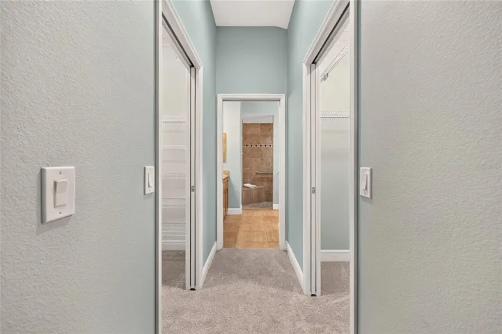 Hallway to En-suite Bathroom & closets