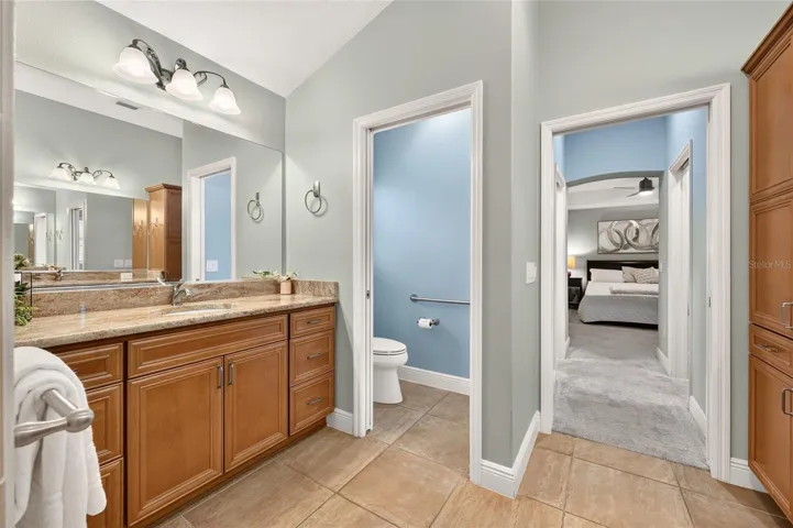 Split Vanities and Private Privy