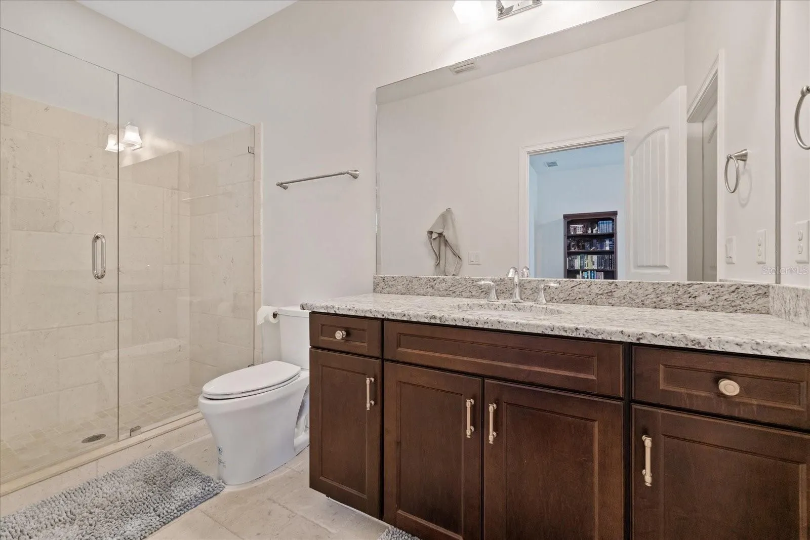 Bedroom 4 en-suite bathroom