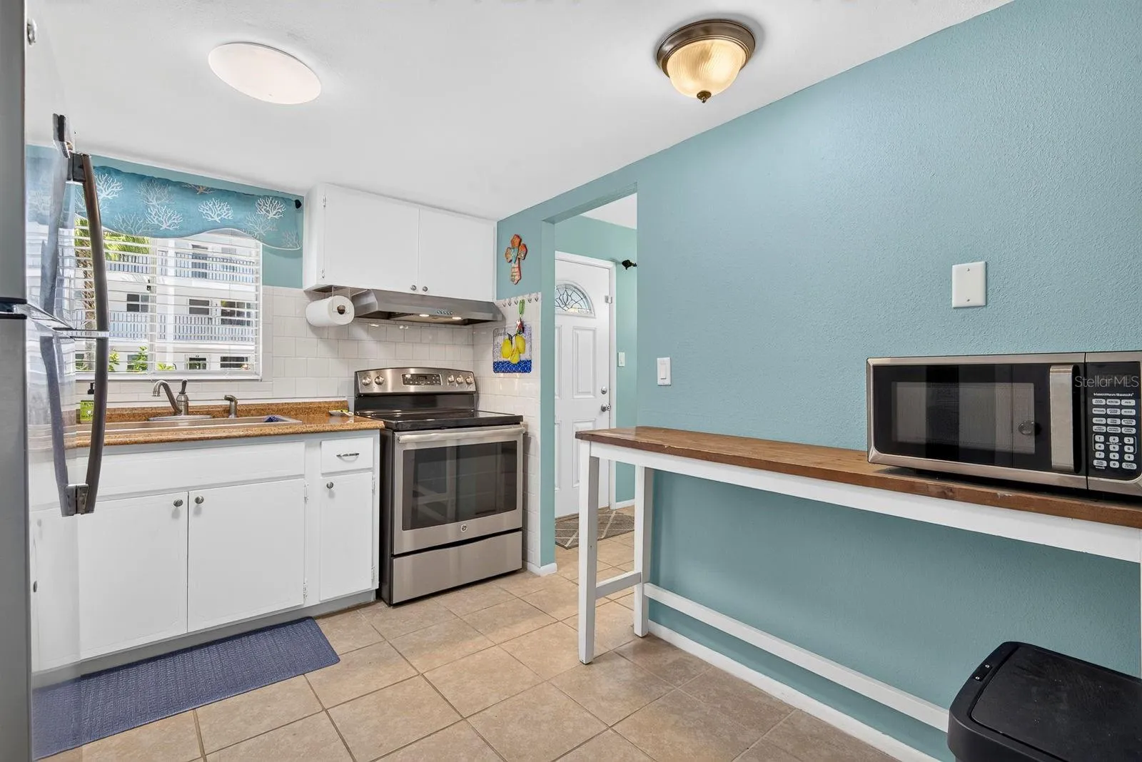 Cozy Kitchen Area