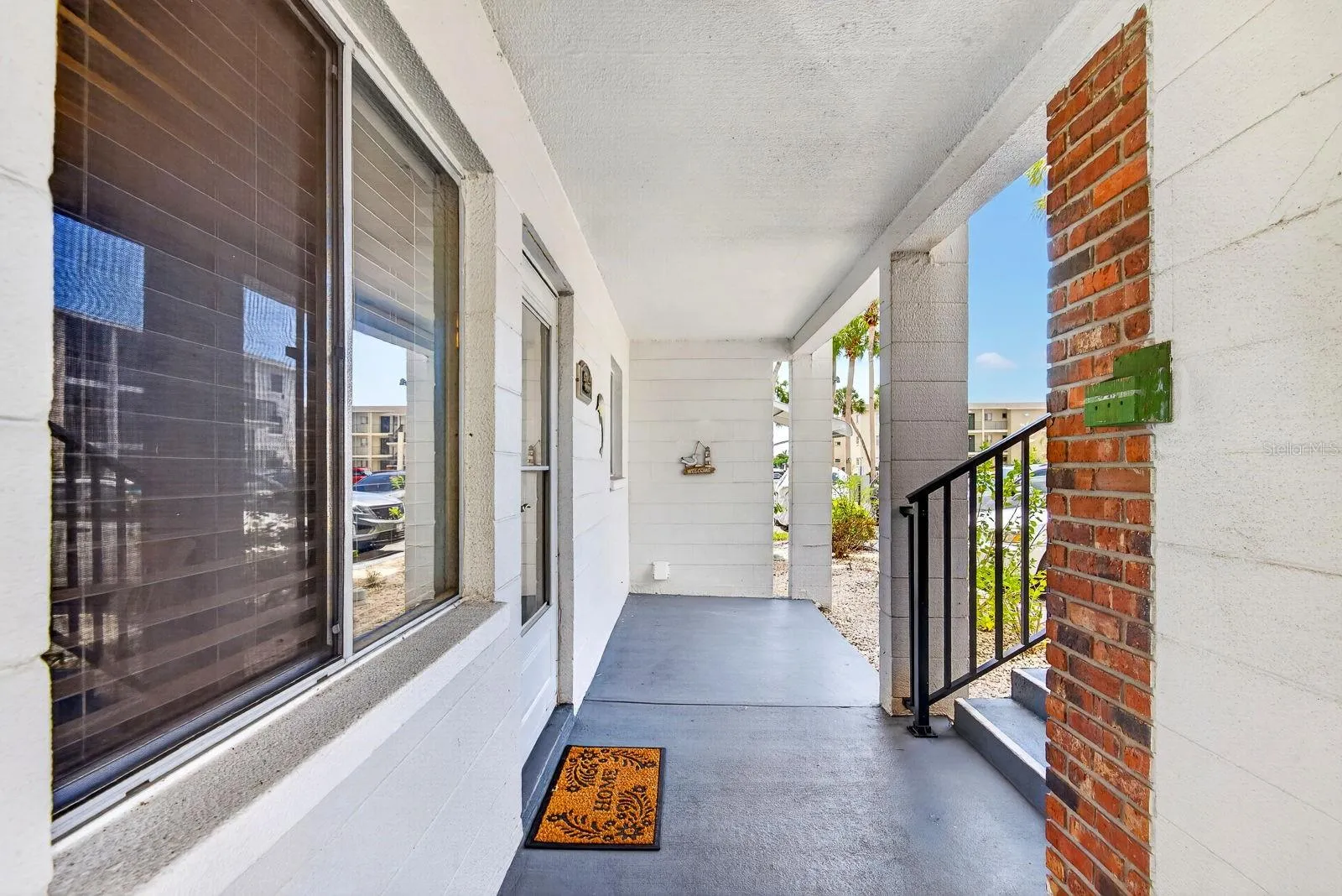 Extra Space on end unit to put table and chairs outside your front door on end units only