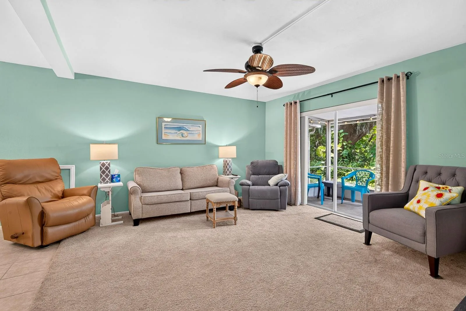 Living area facing lanai