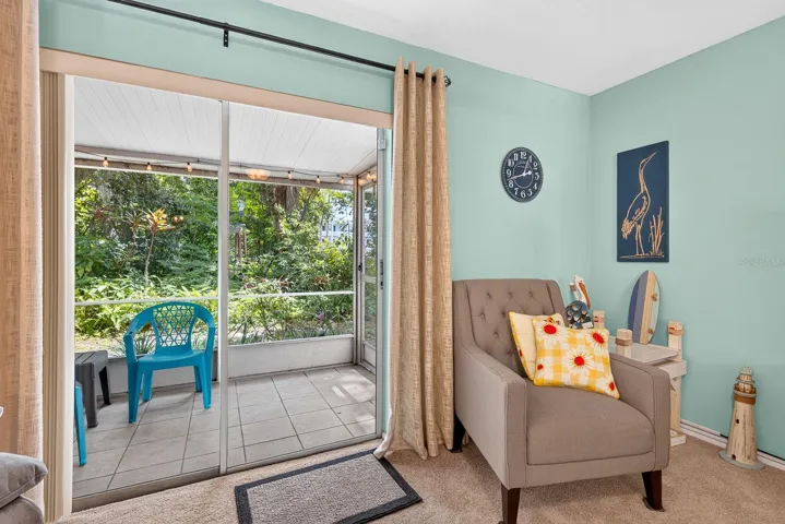 Cozy first floor lanai area