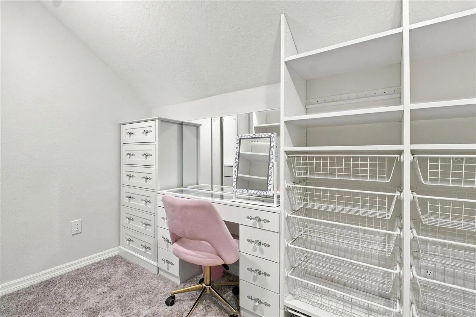 Walk-in Closet