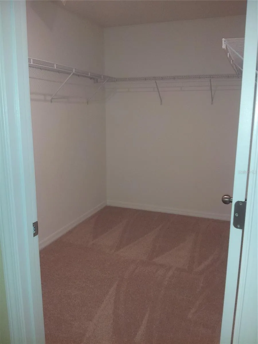 Walking Closet